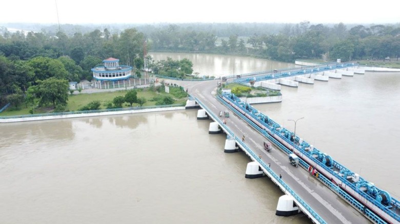বিপৎসীমার ওপরে ৩ নদীর পানি, খুলল তিস্তা ব্যারাজের ৪৪ জলকপাট