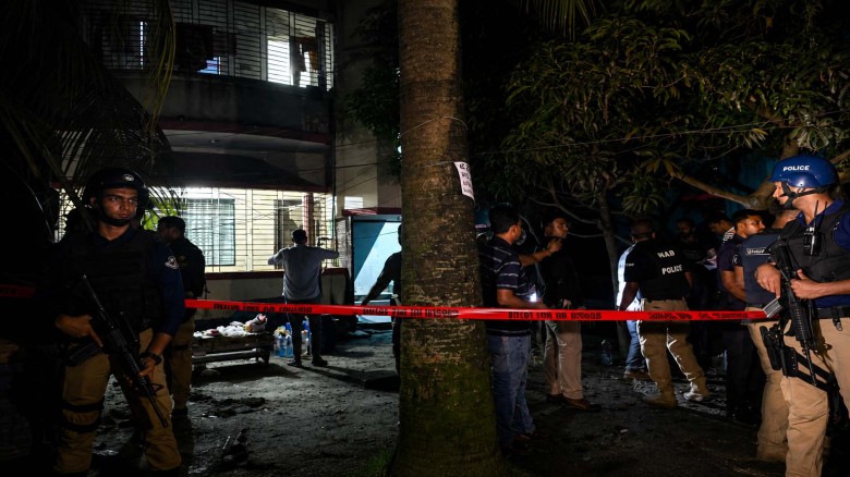 সাভারে জঙ্গি আস্তানায় সিটিটিসির অভিযান: ৬টি বোমাসহ জেএমবির লিফলেট উদ্ধার