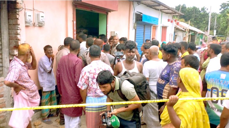 রংপুরে তালাবন্ধ গ্যারেজে রক্তাক্ত মরদেহ, লকার ভেঙে বৃদ্ধকে হত্যা