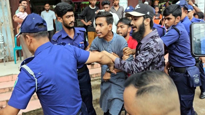 হবিগঞ্জে বিক্ষোভের প্রস্তুতিকালে বৈষম্যবিরোধী ছাত্র আন্দোলনের সদস্য সচিবসহ আটক ৩