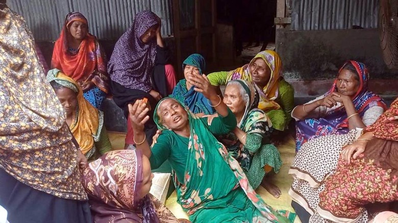 হারাগাছে রাজমিস্ত্রিকে কুপিয়ে ও গলা কেটে হত্যা: চায়নিজ কুড়াল উদ্ধার, দম্পতি আটক