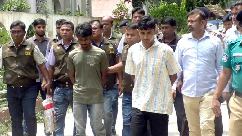 রংপুরে একই পরিবারের চার খুন: সিদ্ধার্থ ও মুগ্ধকে ২ দফায় জেলগেটে জিজ্ঞাসাবাদ সম্পন্ন